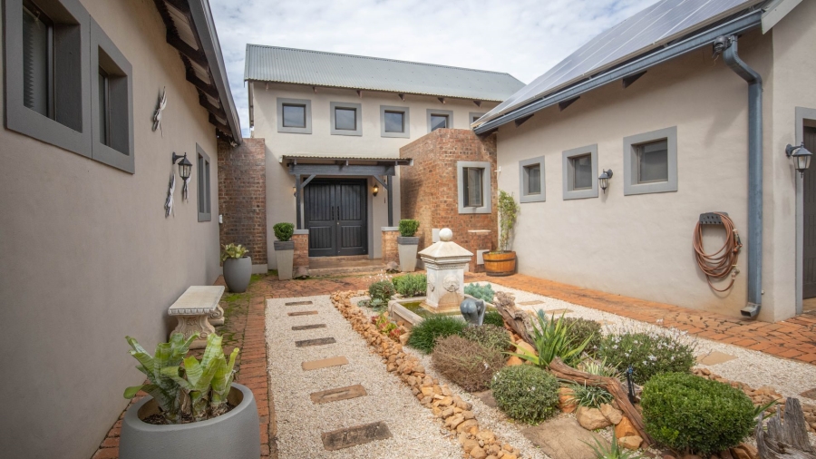 To Let 3 Bedroom Property for Rent in The Coves North West